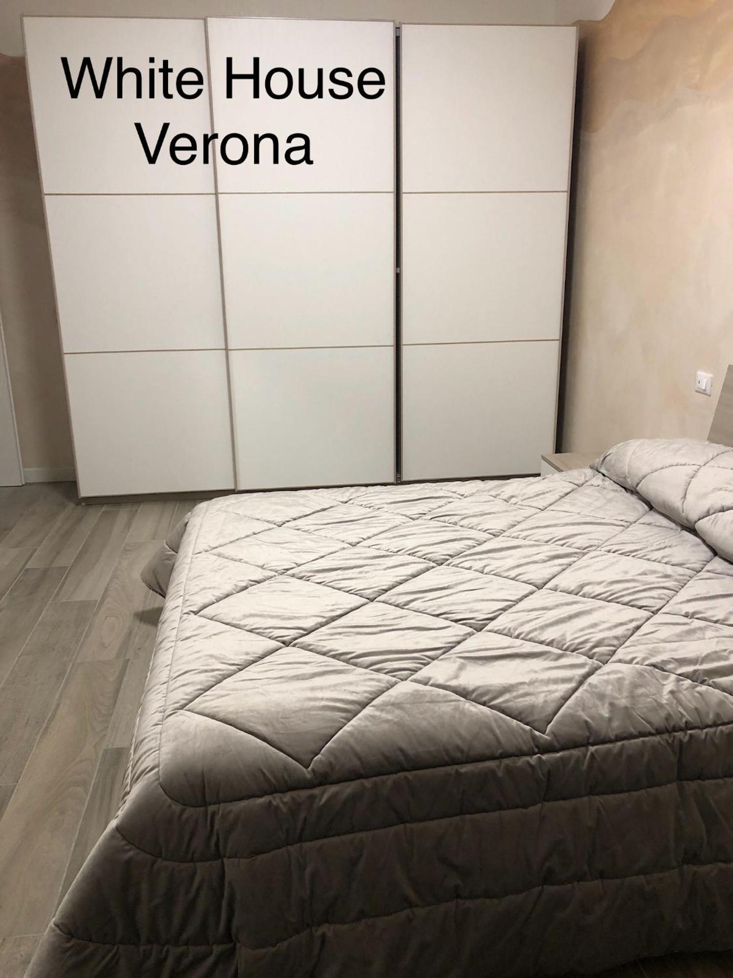 White House Apartment Verona Bagian luar foto