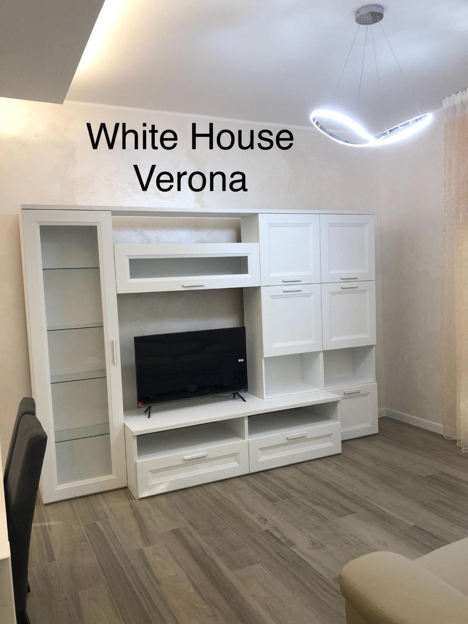 White House Apartment Verona Bagian luar foto