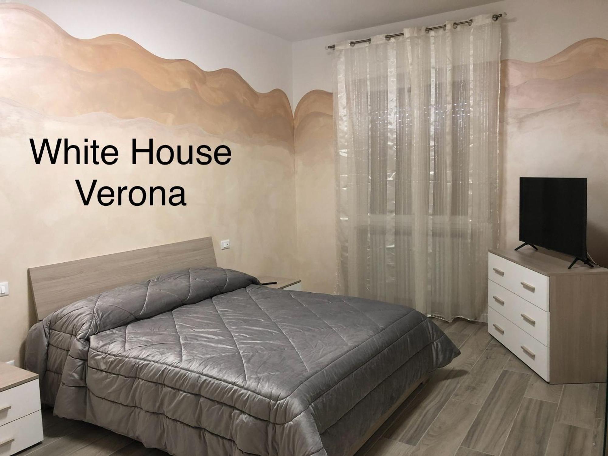 White House Apartment Verona Bagian luar foto