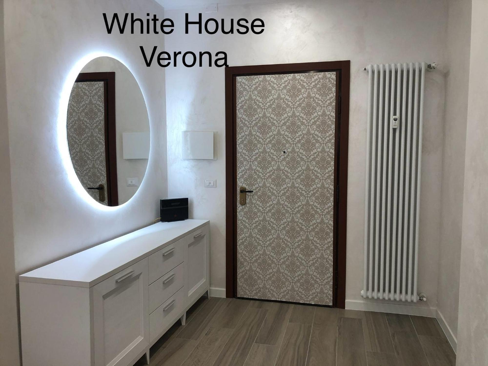 White House Apartment Verona Bagian luar foto